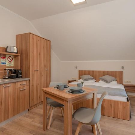 גיולה Hidfo Apartman-Nyugalom Szigetei מראה חיצוני תמונה